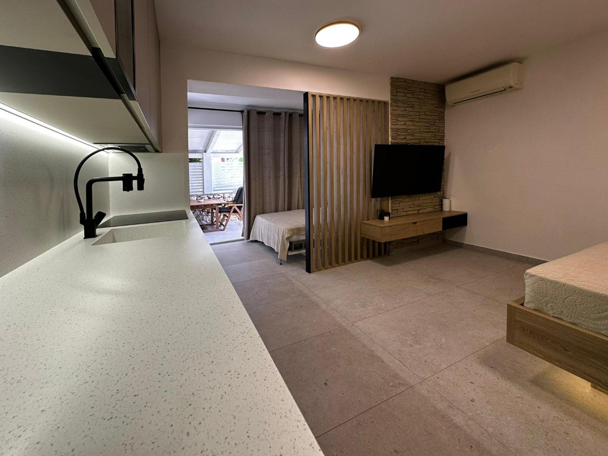 Studio Apartments Lace Novalja Εξωτερικό φωτογραφία