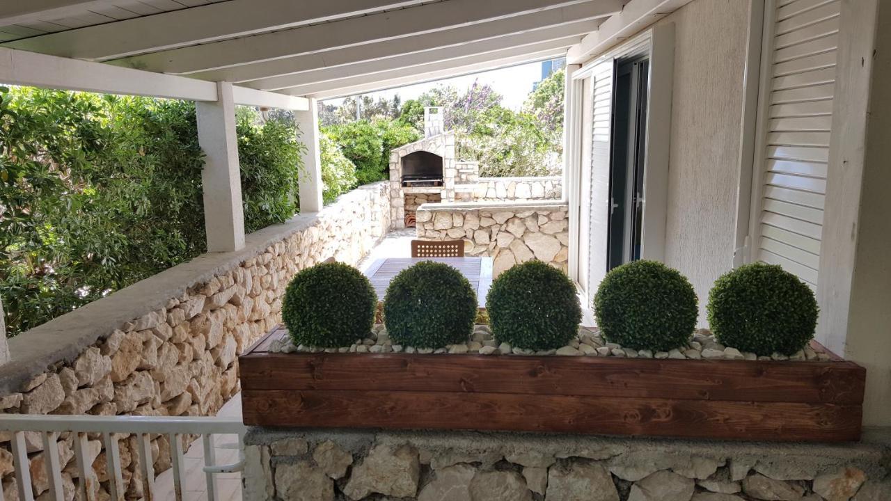 Studio Apartments Lace Novalja Εξωτερικό φωτογραφία